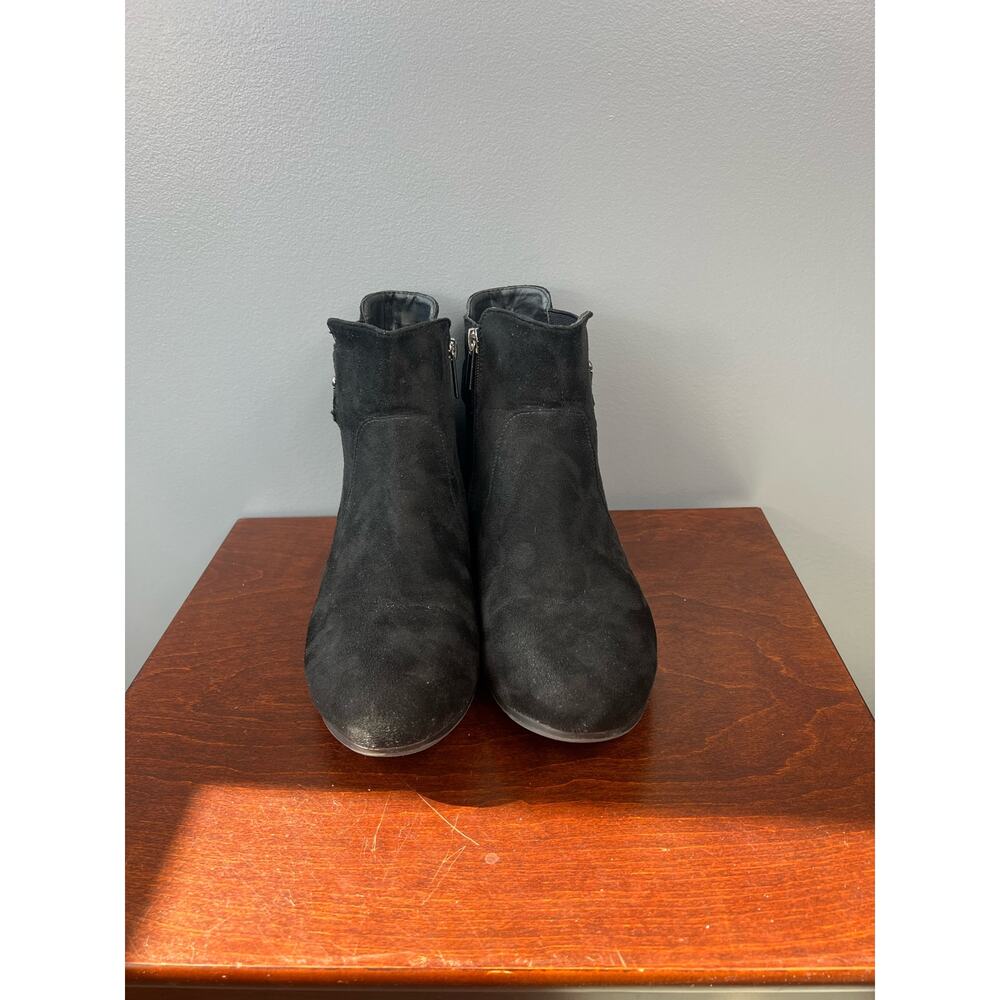 Cloud walkers by Avenue Black Faux Suede ankle booties with zipper